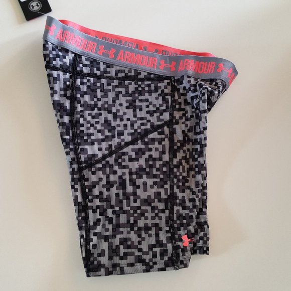 Under Armour Women's Strike Zone 7" Compression Shorts 1281969 001 - Picture 4 of 5
